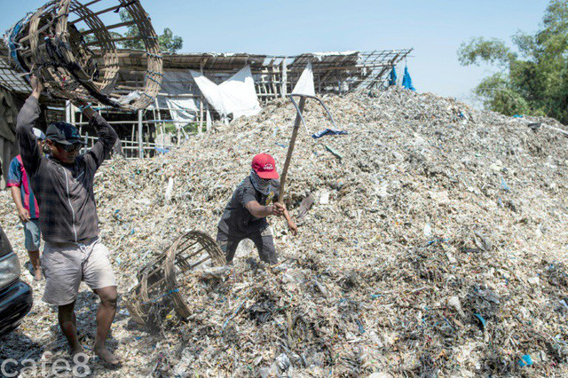 Tạo ra mức thu nhập không tưởng, ngôi làng nghèo coi rác là ‘kho báu’, mỗi tháng nhập 35.000 tấn - Ảnh 2.